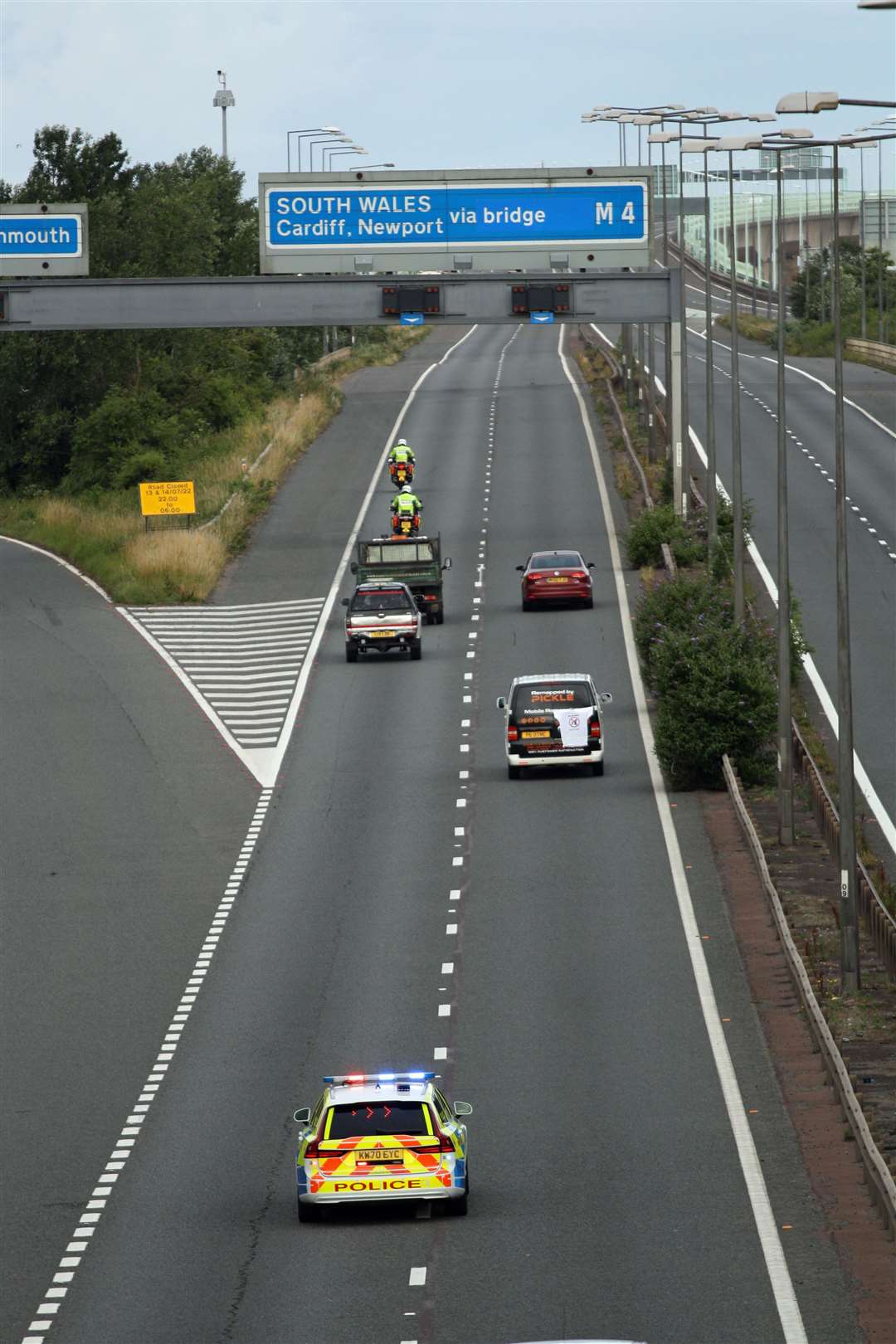 Fuel protesters stage a go-slow protest along the M4 into Wales (Rod Minchin/PA)