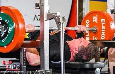 One of Grame's lifts was hindered after the bar was loaded incorrectly.