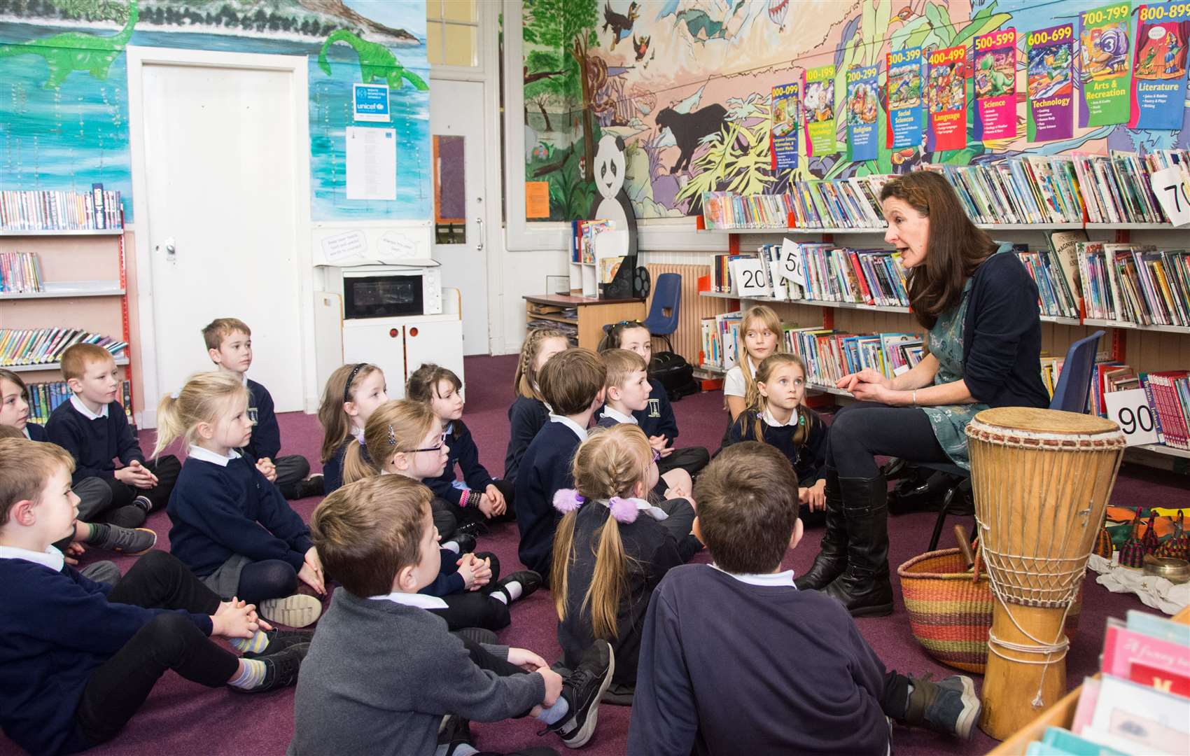 Storyteller and percussionist Carol Scorer visited Andersons Primary. ..Picture: Becky Saunderson..
