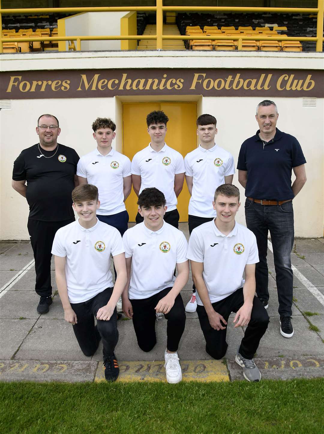 Back from left Allan Frisken,Eren Duff, Sam Janousek and Jack Millar and Steven MacDonald. Front from left Lewis McIntosh, Logan De Oliveira and Toby Clark. ..Forres Mechanics have promoted six youngsters to the first team. ..Picture: Becky Saunderson..
