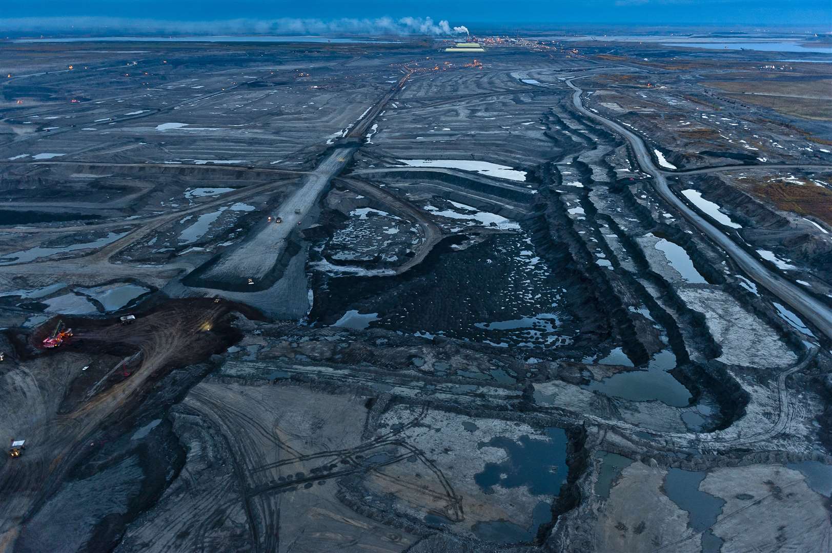 World of tar by Garth Lenz (Garth Lenz/Wildlife Photographer of the Year)