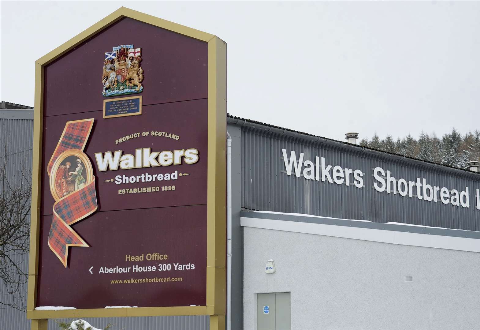 Walker's Shortbread has confirmed that 17 Elgin-based workers have tested positive for Covid-19.