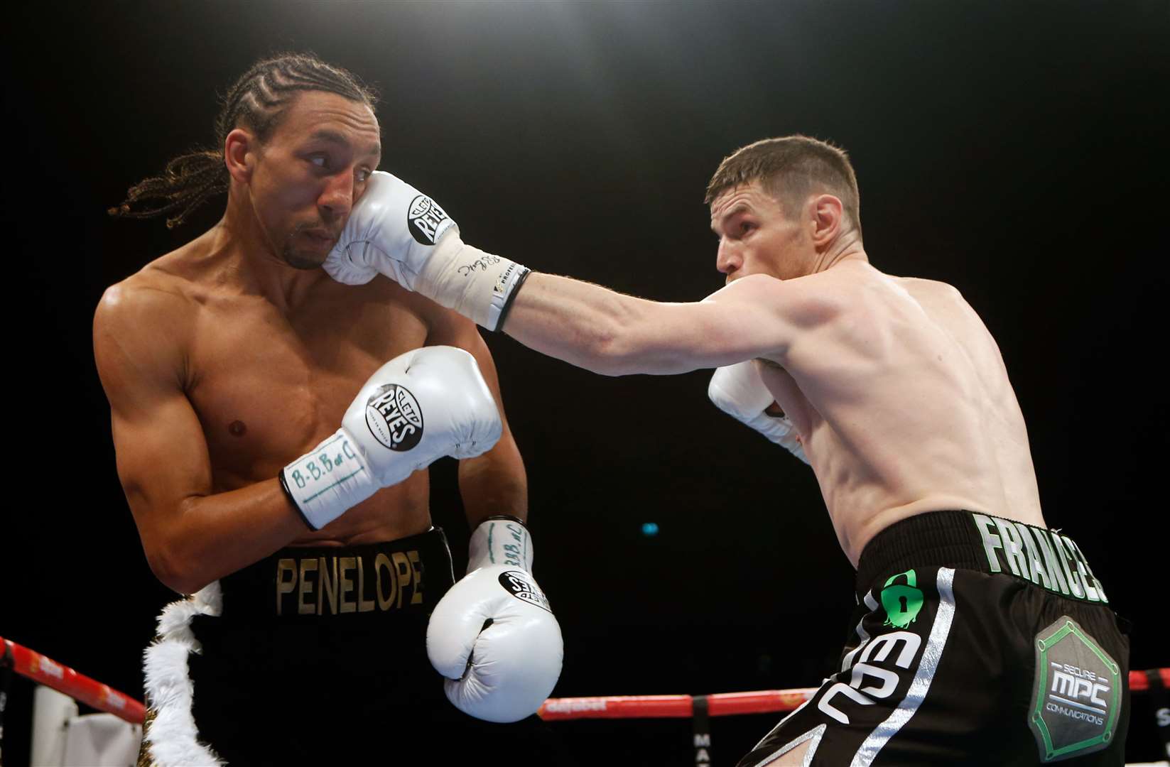 Tyrone Nurse (left) and Willie Limond during the British super-lightweight championship bout at the SSE Hydro, Glasgow (Danny Lawson/PA)