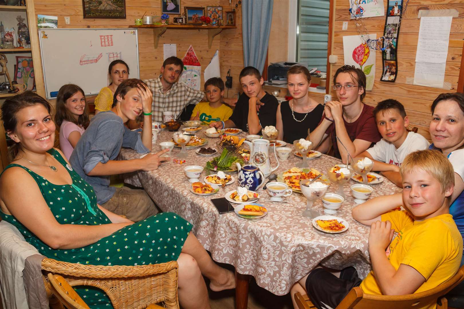 A pizza night birthday party for three foster families in the Orion community, south of Moscow, which Ecologia supports.