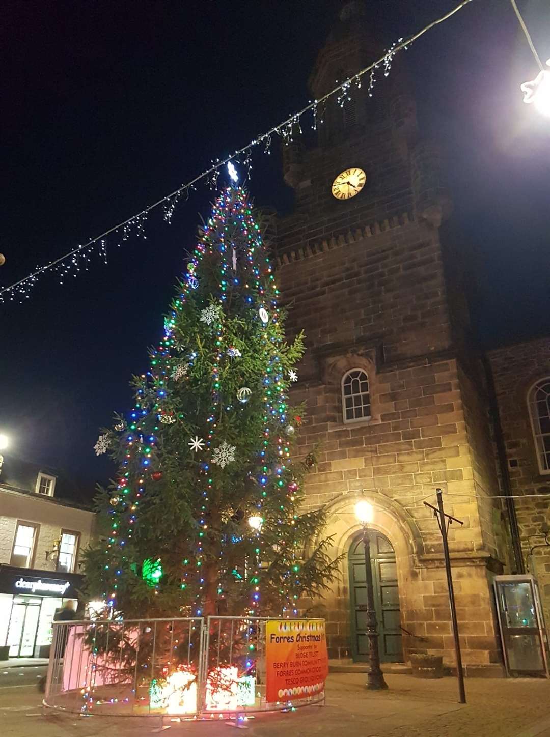 The tree and Tolbooth at the heart of Forres.