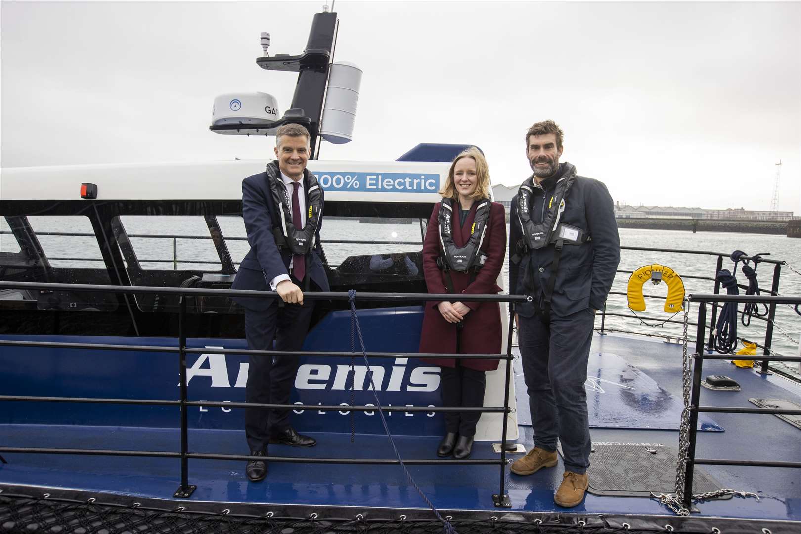 (l to r) Transport Secretary Mark Harper with Kate Drury, of the Maritime Directorate, and Artemis Technologies CEO Dr Iain Percy (Liam McBurney/PA)
