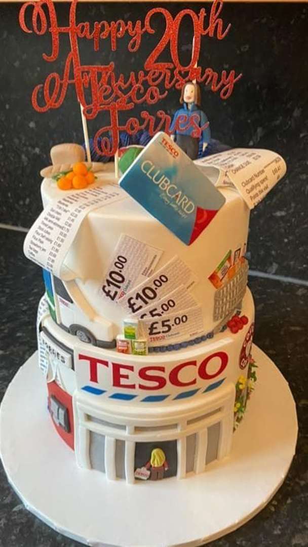 Cheap supermarket cakes being transformed into masterpieces with simple  trick  Mirror Online