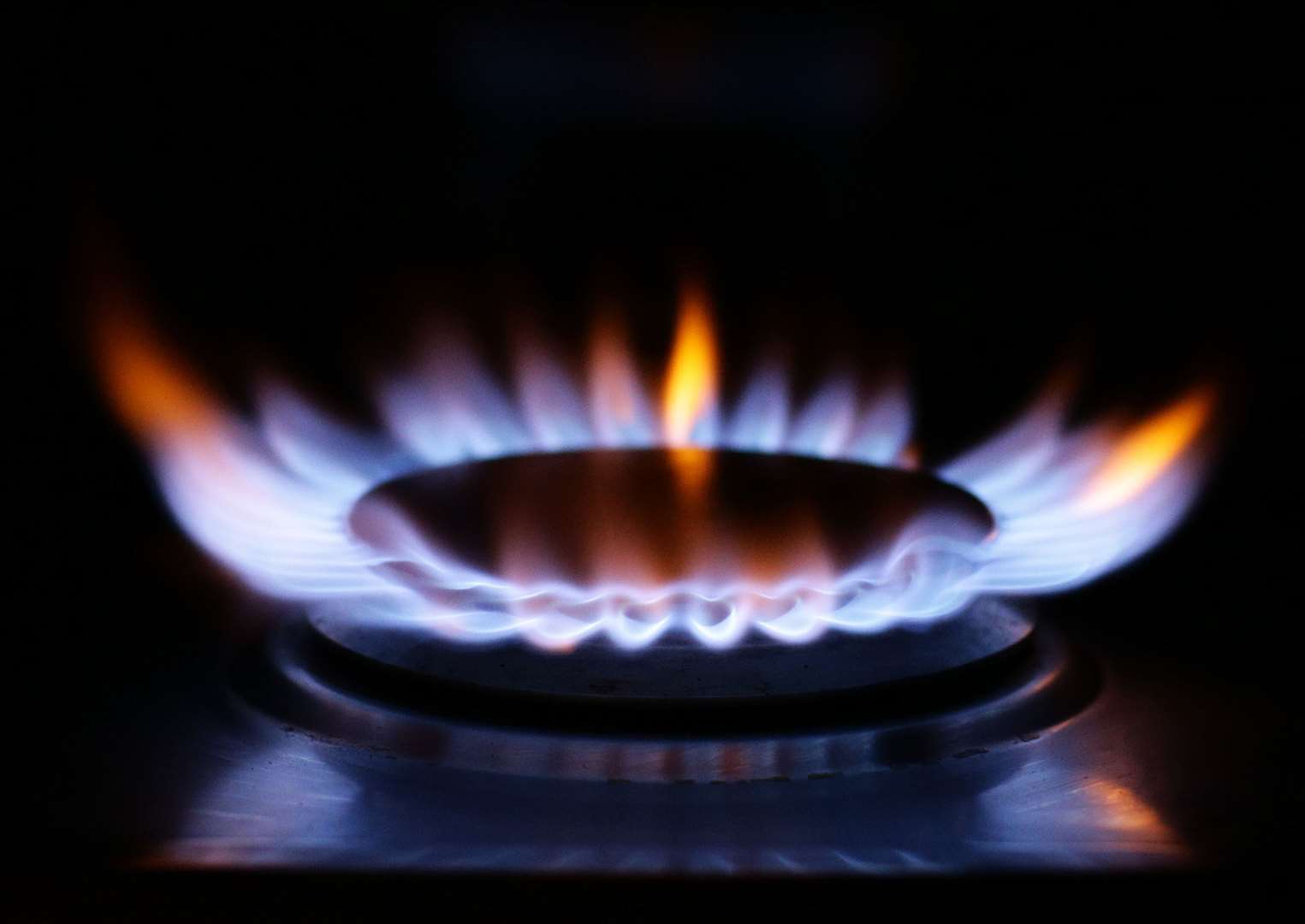 Reducing the country’s reliance on gas imports will mean fewer people are exposed to volatile international prices, the CCC’s report said (Yui Mok/PA)