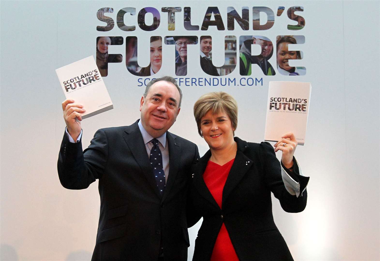 Nicola Sturgeon and Alex Salmond ahead of the Scottish independence referendum (Andrew Milligan/PA)