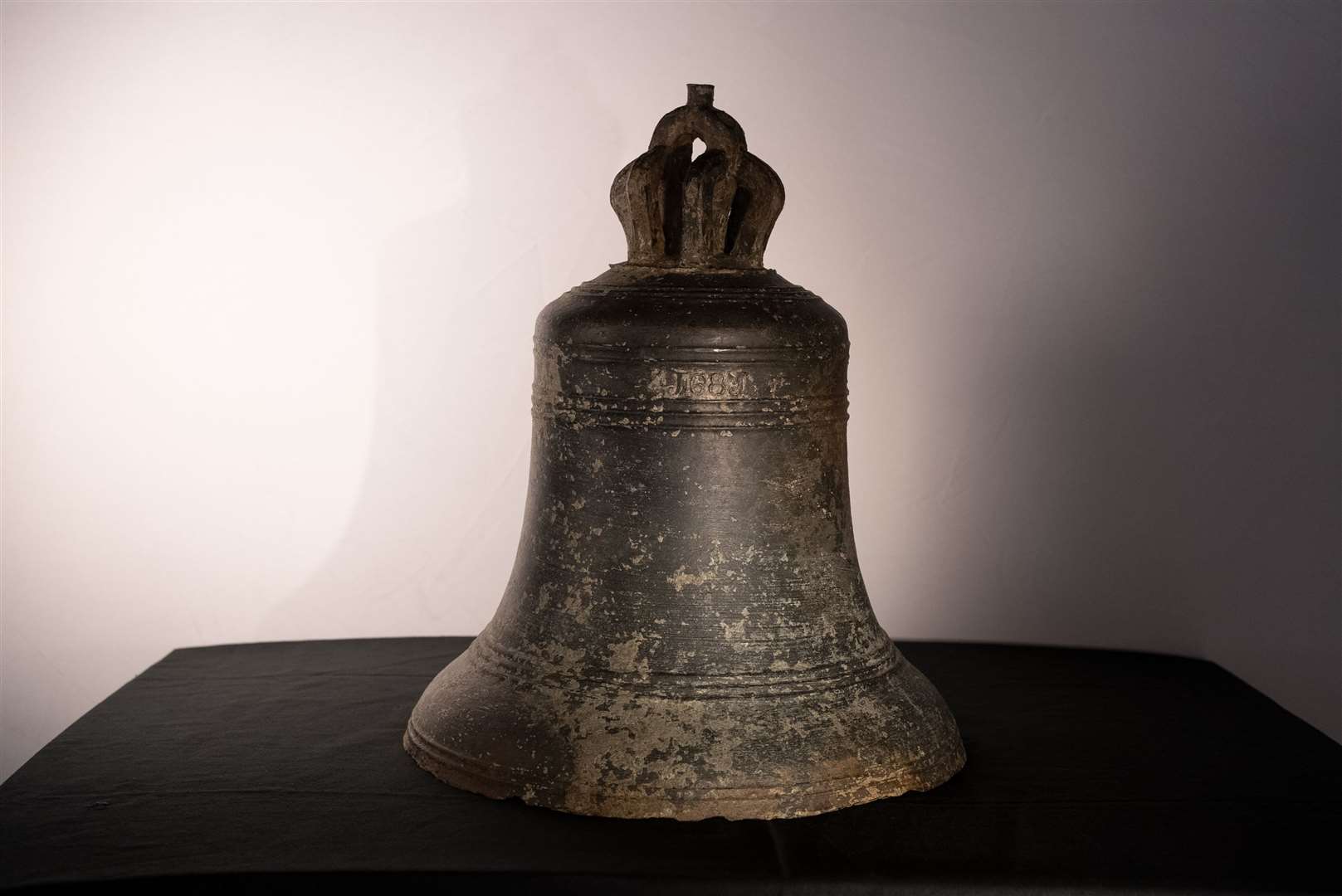 The bell from the HMS Gloucester, which sank off the Norfolk coast (UEA/ PA)