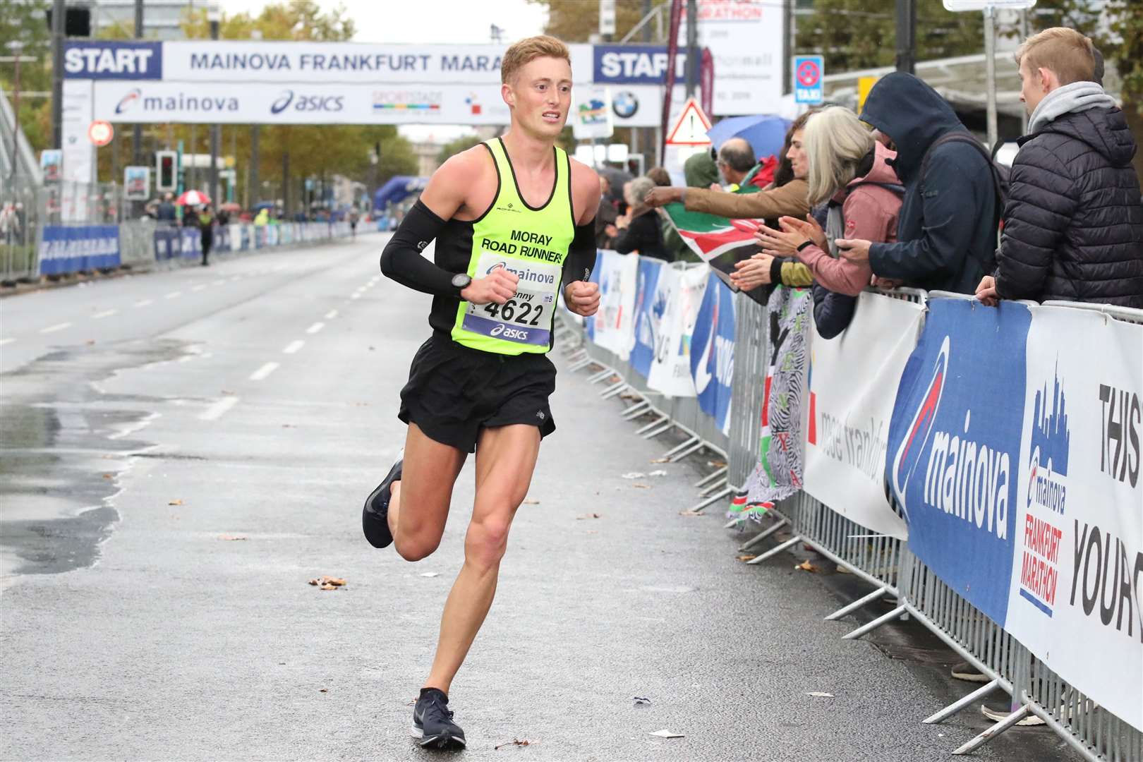 Kenny Wilson running in his marathon debut in Frankfurt.