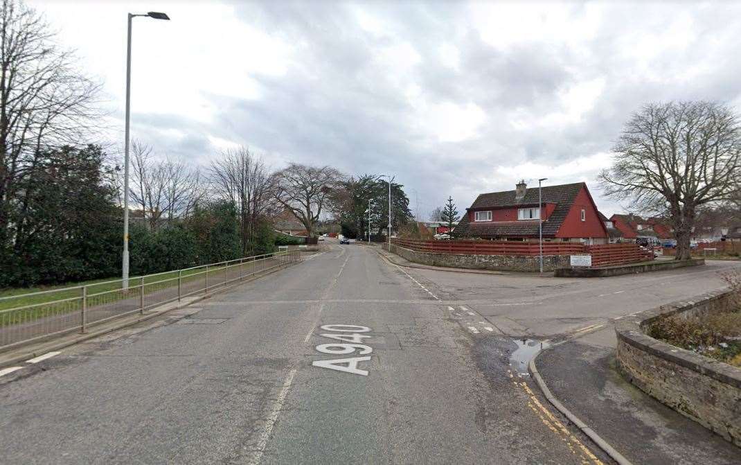 The pedestrian crossing is being installed to the right on Thornhill Drive. Image courtesy of GoogleMaps