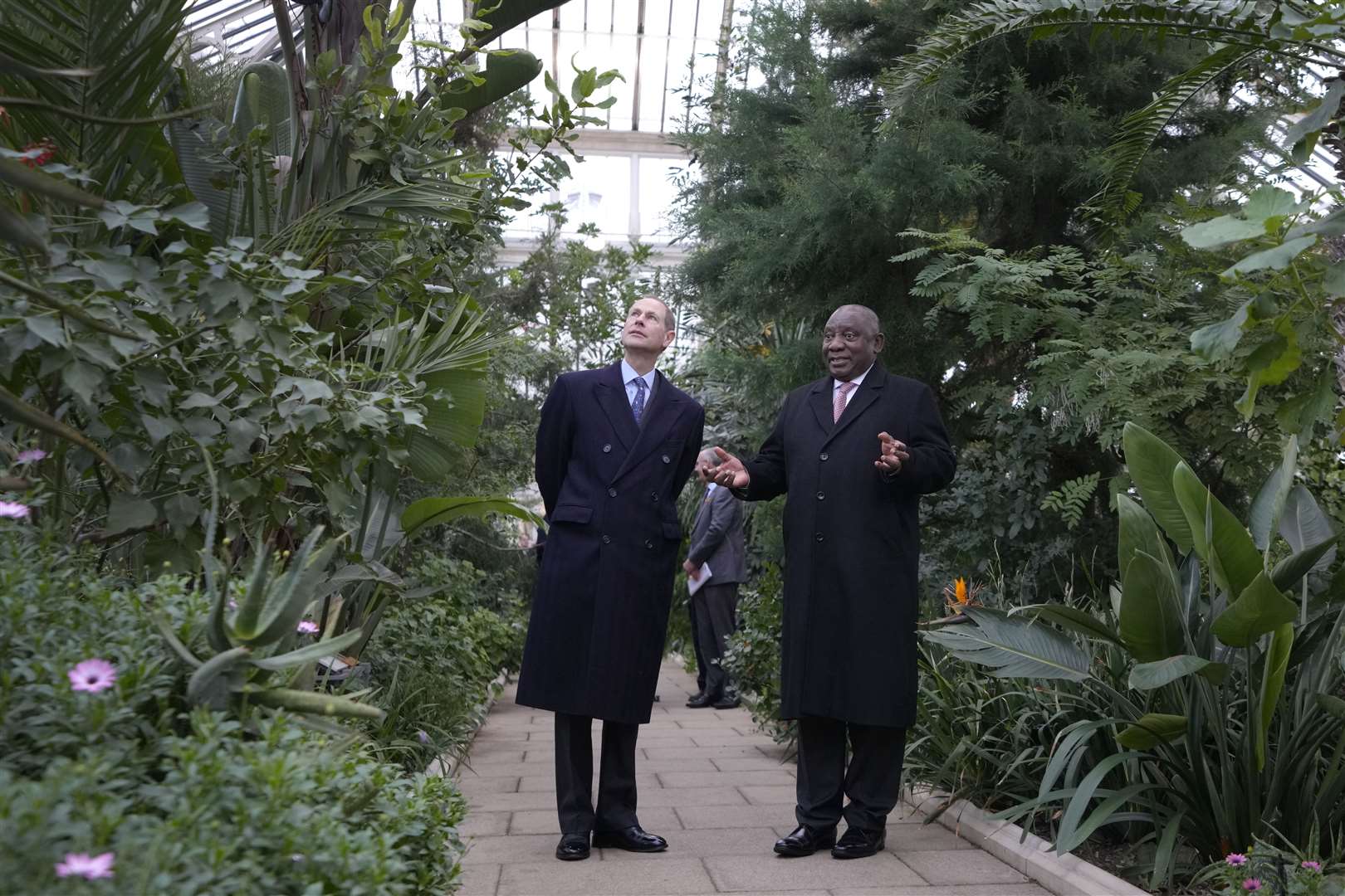 The president and the earl during a visit to the Royal Botanic Gardens, Kew (Kirsty Wigglesworth/PA)