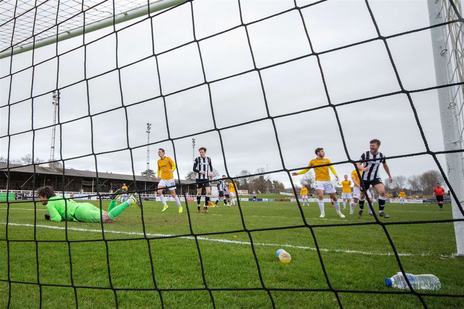 Josh Peters scores Elgin City's goal against Edinburgh City. Picture: Daniel Forsyth..