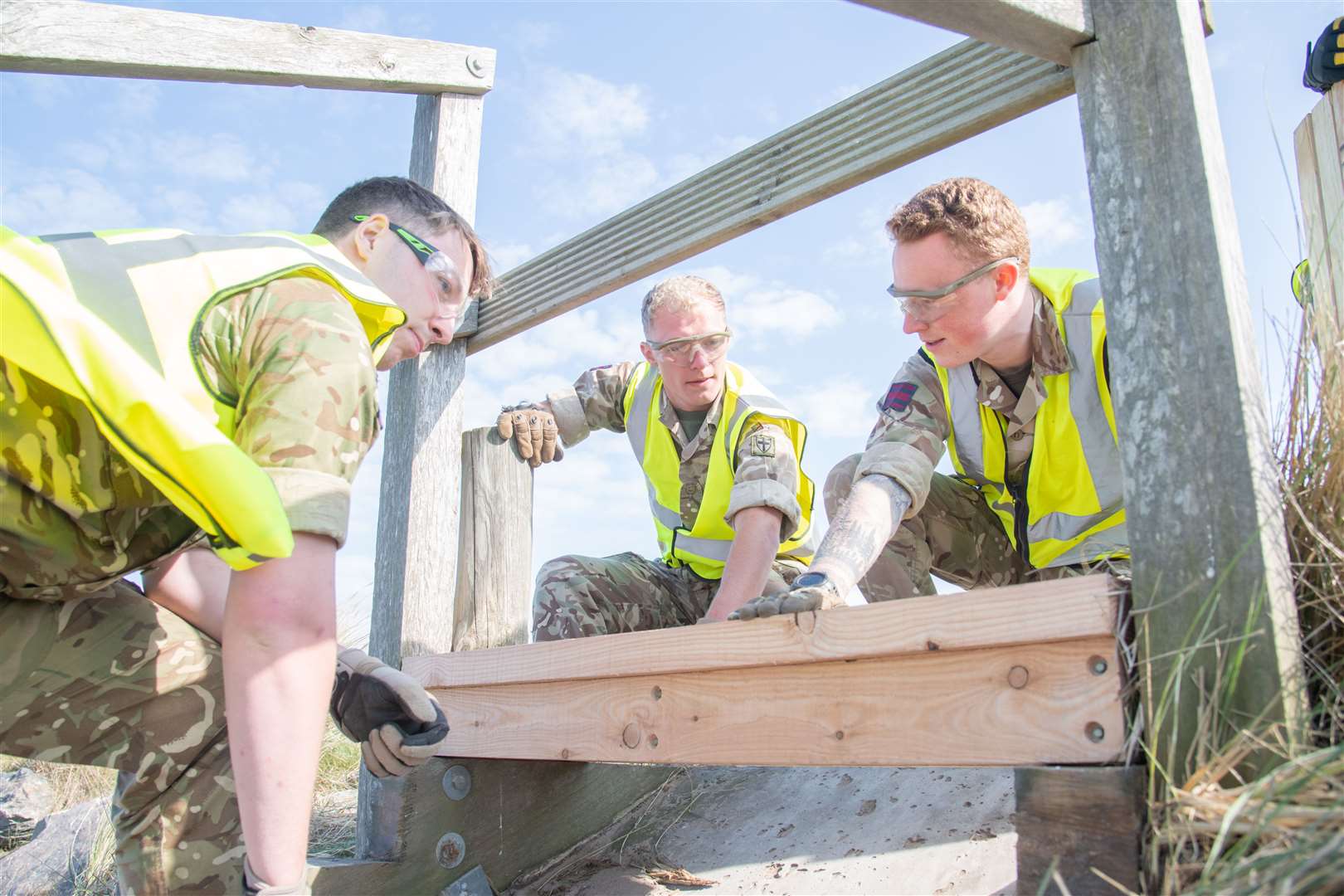 Personnel from 39 Engineer Regiment helping to replace the steps at Findhorn Beach. Picture: Daniel Forsyth