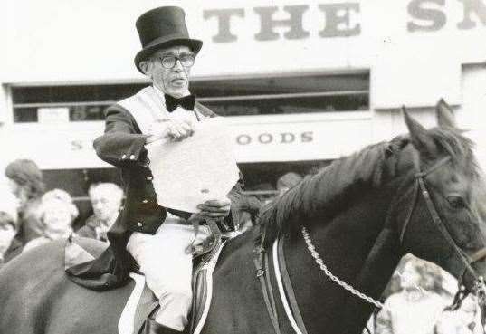 The late Les in his role as Herald on Horseback.