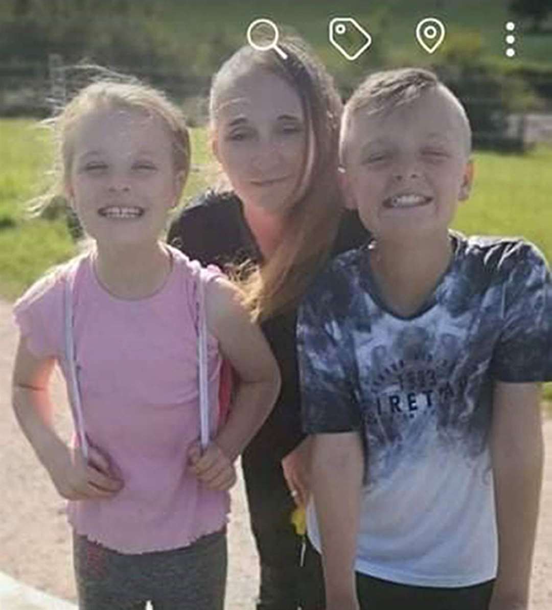 Lacey Bennett with her brother John Paul Bennett and their mother Terri Harris (Derbyshire Police/PA)