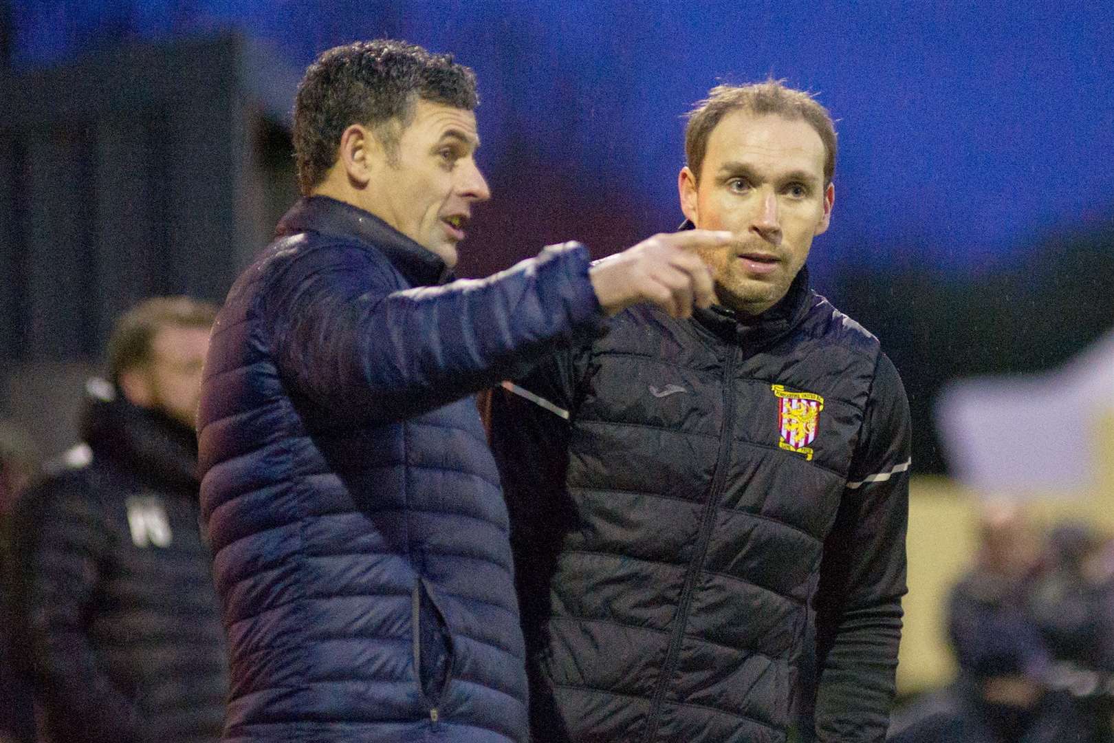 Charlie Rowley has a touchline chat with former Aberdeen favourite and Formartine United assistant manager Russell Anderson. Picture: Daniel Forsyth.