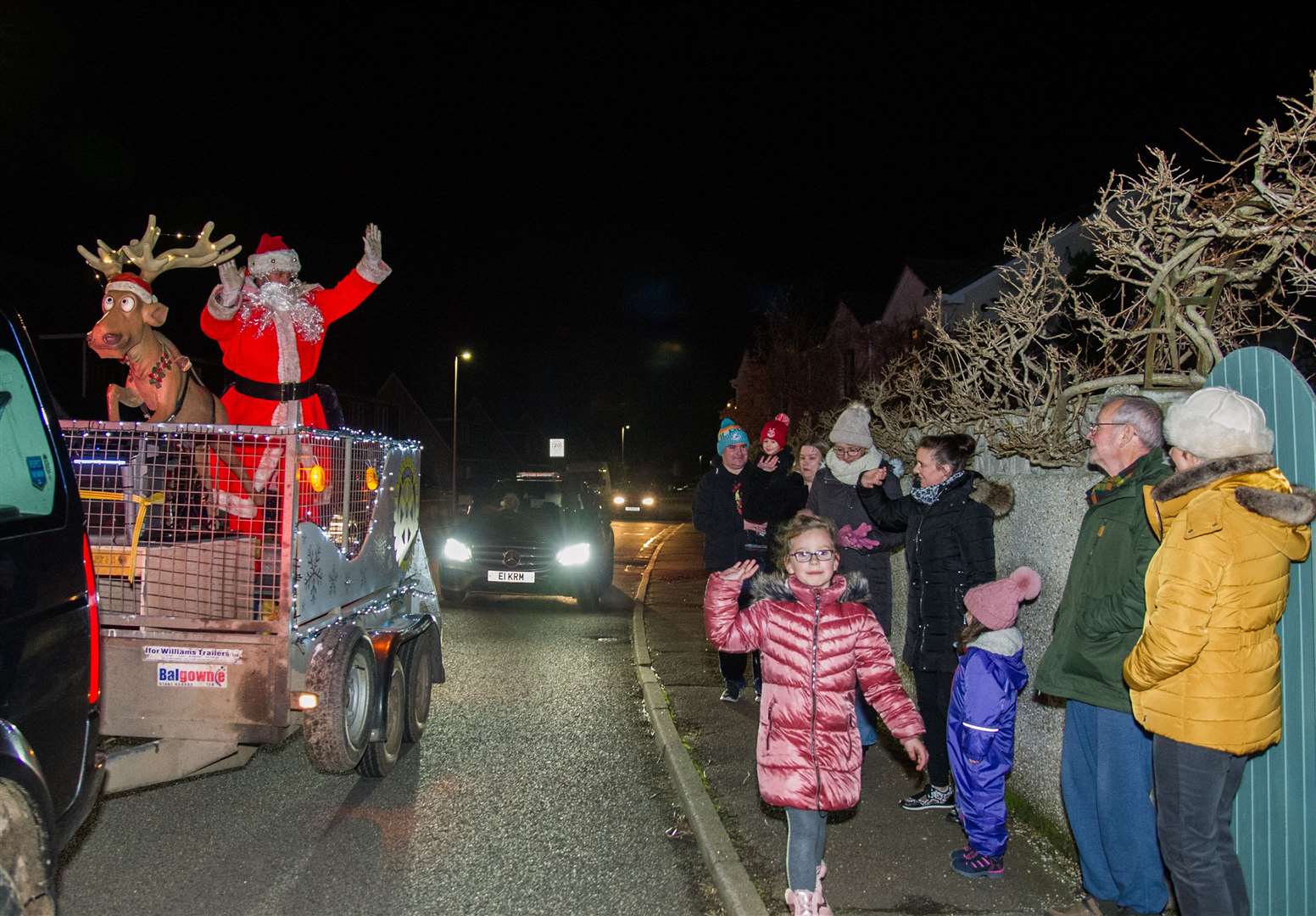 Santa reaching the end of Pilmuir Road. Picture: Becky Saunderson..
