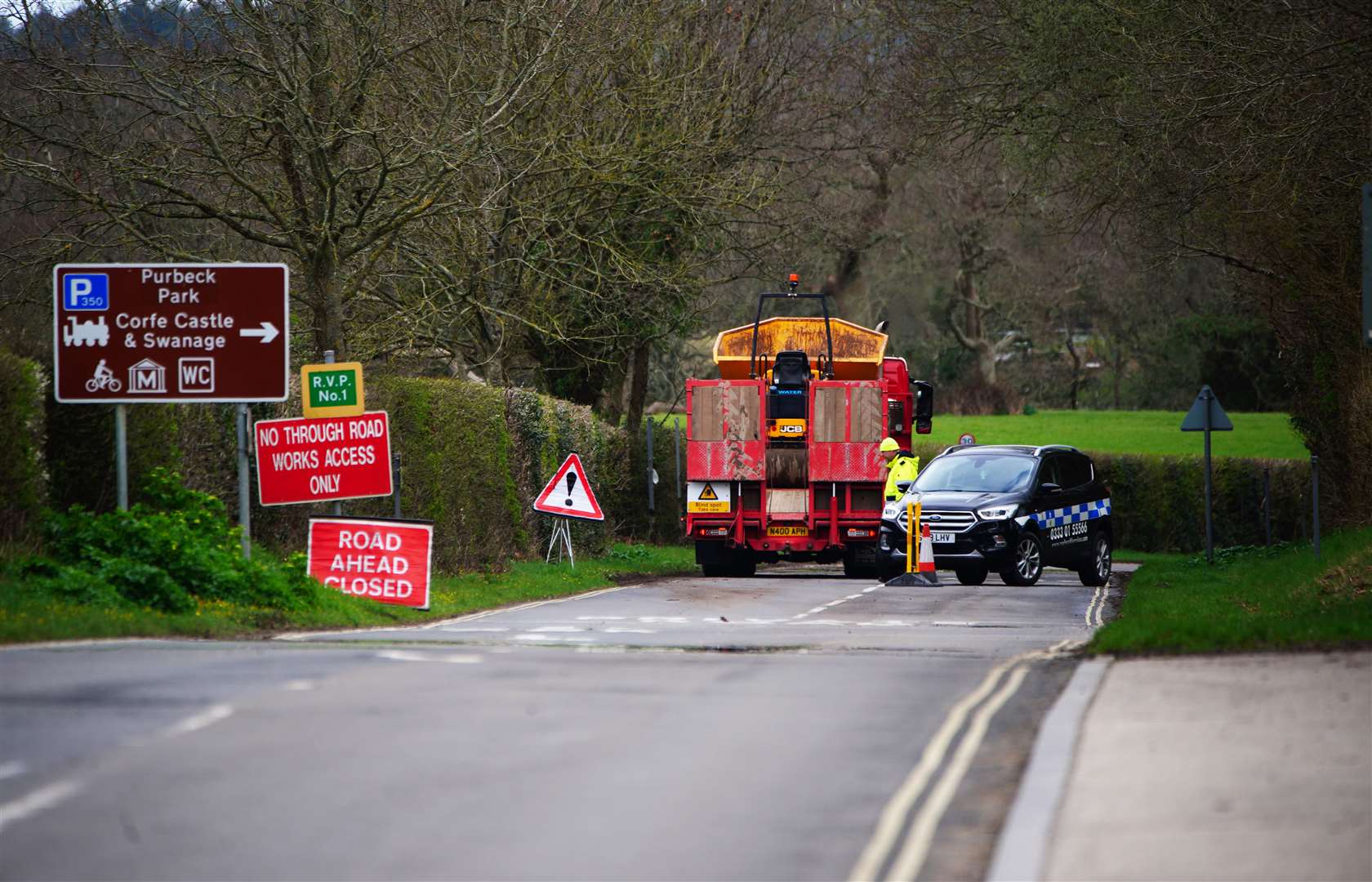 A road leading to Poole Harbour is closed off after the leak (Ben Birchall/PA Wire)