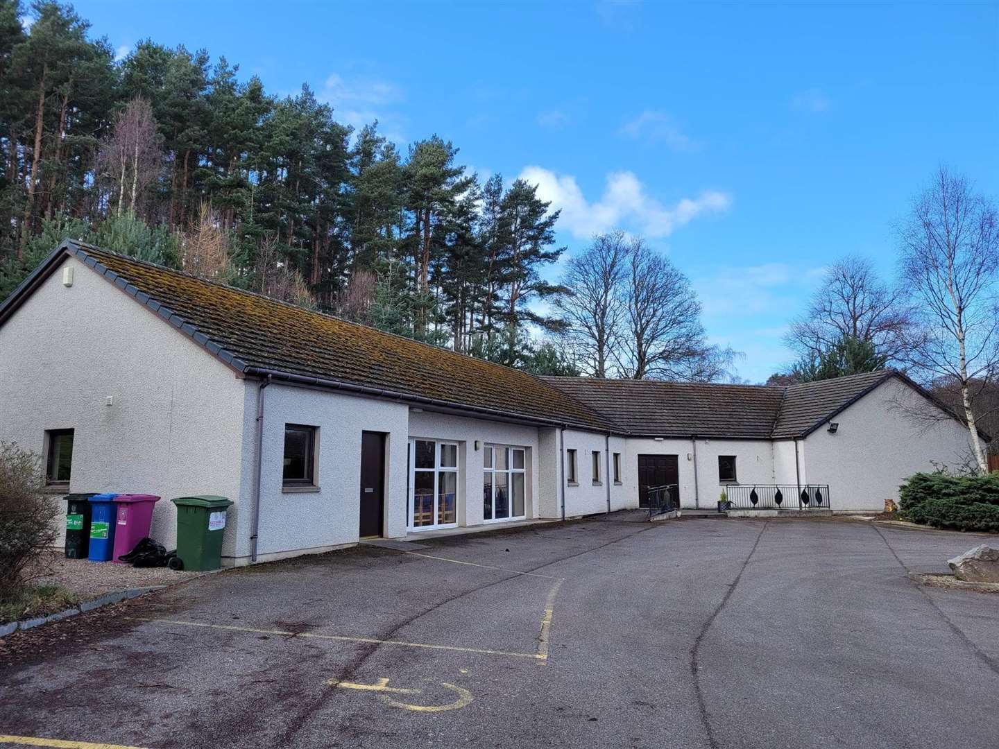 The building is situated in Clovenside Cemetery car park.