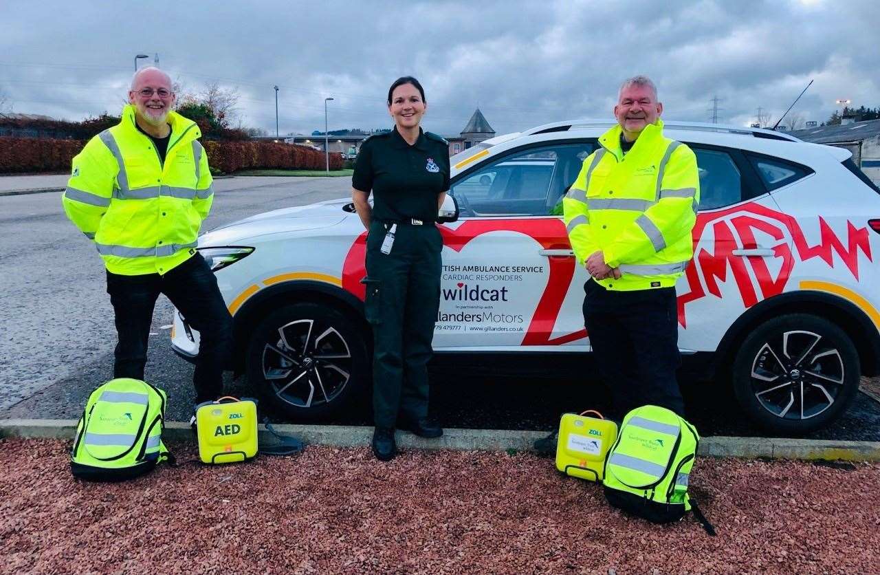 Lorna Donaldson, Scottish Ambulance Service cardiac responder development lead, with volunteer Wildcat Responders Ian Hendry (left) and Jim Brand.
