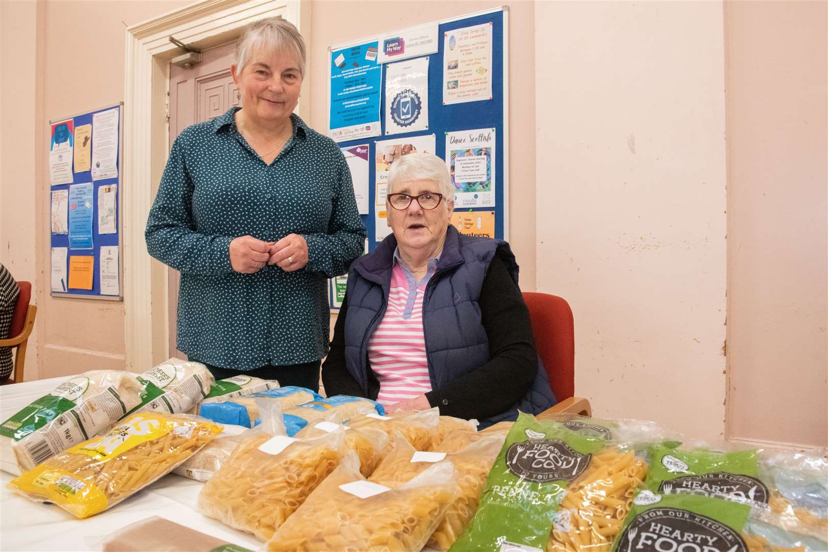 Volunteers Fiona Lockhart (left) and Phyllis Taylor. Picture: Daniel Forsyth