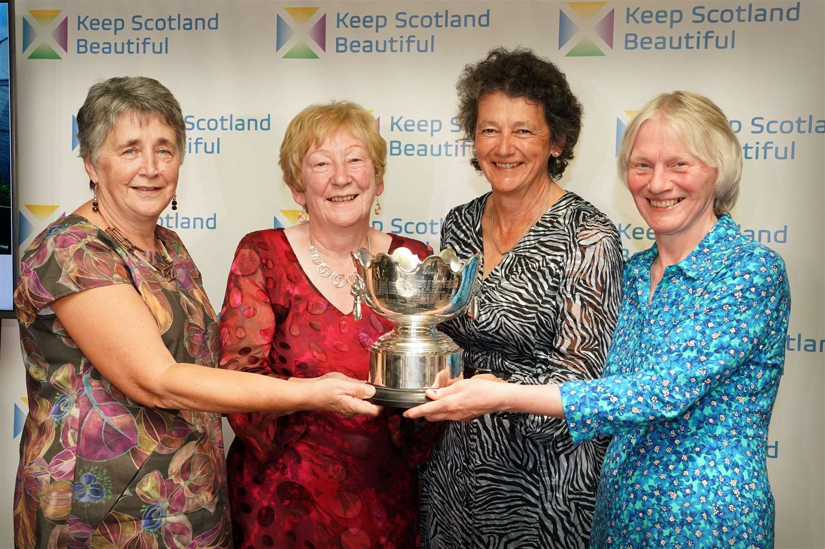 Joint Rosebowl winners Diane McGregor and Sandra Maclennan from Forres in Bloom with Libby Morris and Alex Hutchison from North Berwick in Bloom. Picture by Stewart Attwood Photography 2023