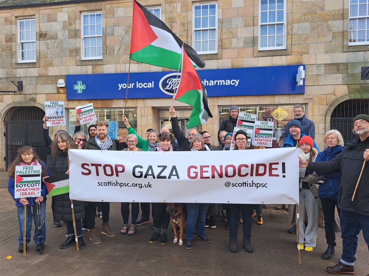 Demonstrators gathered on Forres High Street to call for an immediate ceasefire in Gaza.