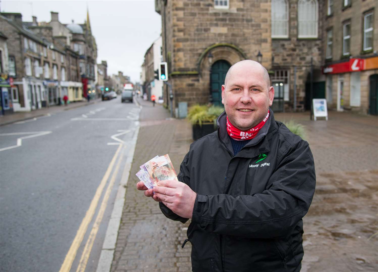 Former chairman Shaun Moat helped Forres Community Council make grants to people in need using £1000 the group received from Scottish and Southern Electricity Networks during the coronavirus pandemic.